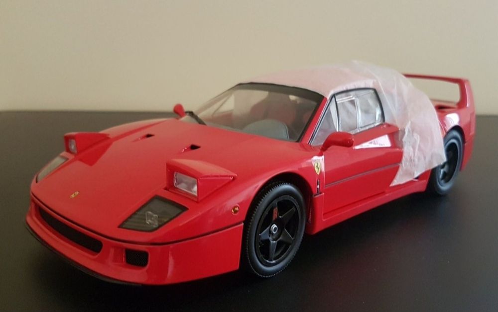 Miniatura Ferrari 1:18