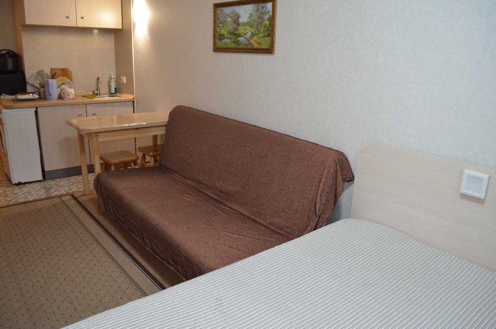 Борщаговка Святошинский. Квартира посуточно почасово Семьи Стешенкив 9