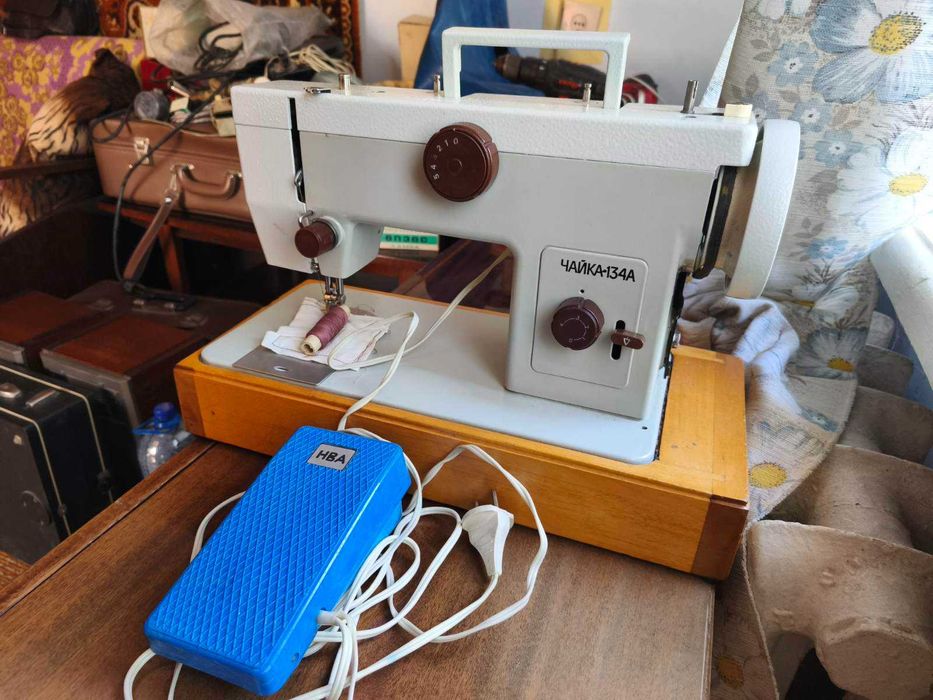 Швейна машинка з електроприводом Чайка 134А