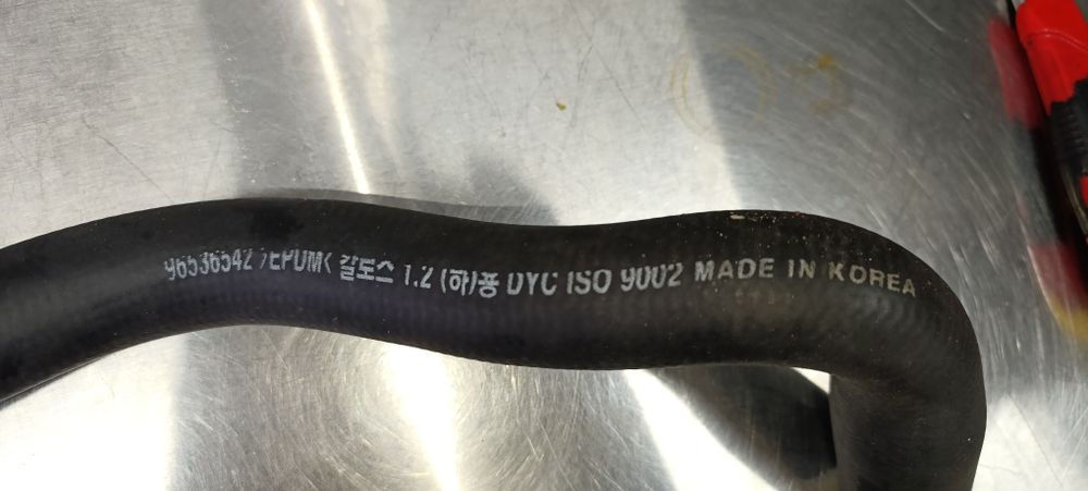 96536542 Патрубок радіатора CHEVROLET AVEO 1,2 (НИЖНИЙ) (EPDM)
Патрубо