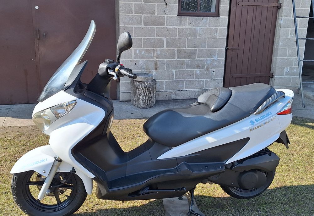 Suzuki Burgman UH 200