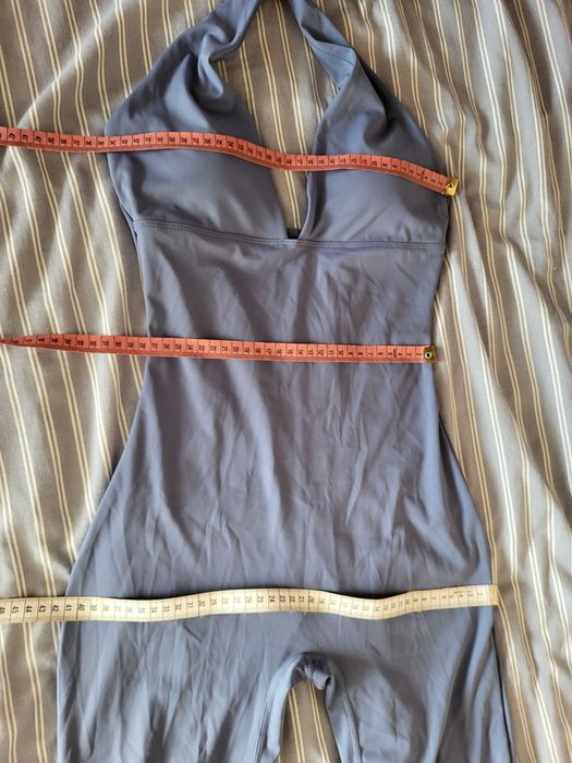 Niebieski kombinezon damski obcisły na siłownię M 38