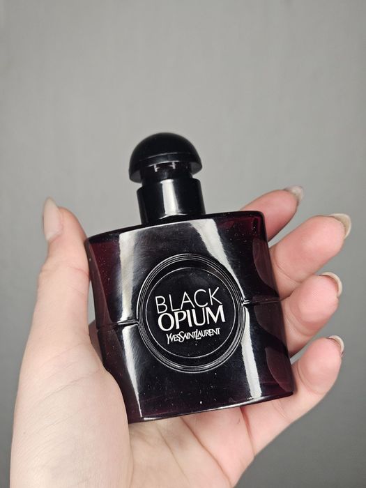 Black Opium Over Red Yves Saint Laurent оригінал