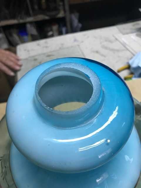 Abajur antigo em vidro