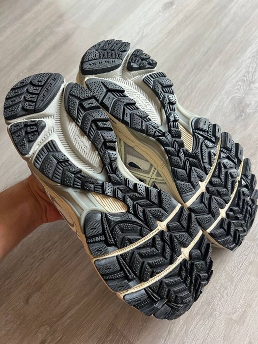 кроссовки Asics 42-43 Gel-Kahana 8 асикс оригинал