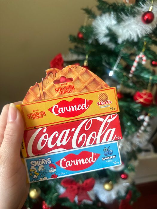 Carmed stranger things, cola, smurfs