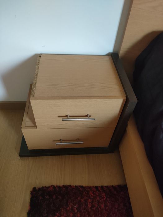 Vendo cama+ mesas de cabeceira
