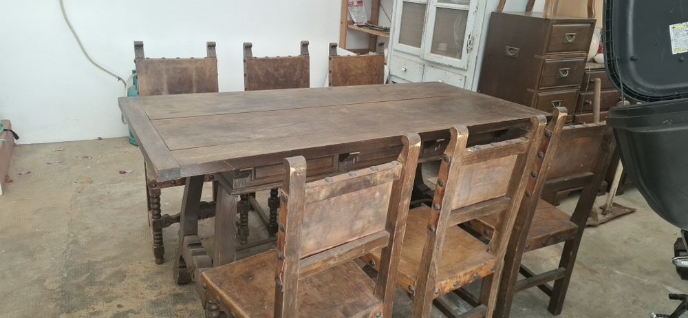 Mesa de jantar antiga em madeira maciça + 6 cadeiras