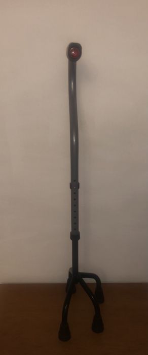 Bengala ortopédica de 4 apoios (quadripé) ajustável em altura