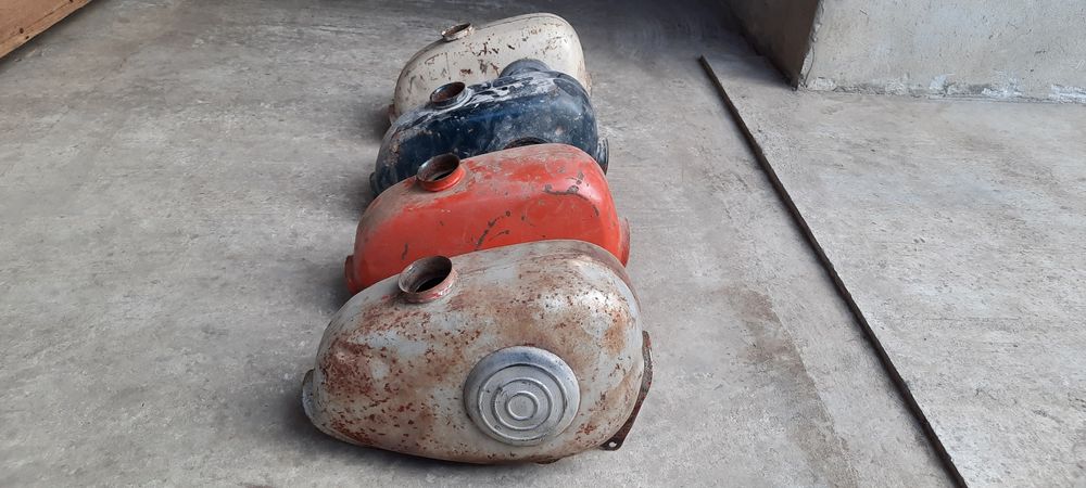 Продам баки на мопед карпати