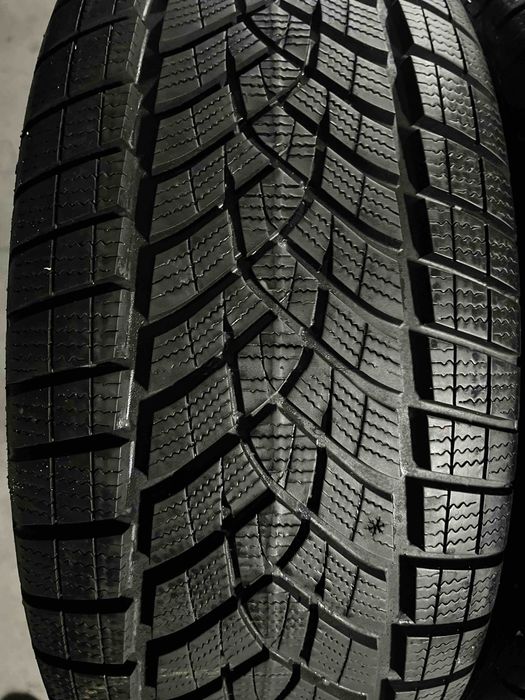 245/50/19 R19 Goodyear Ultra Grip Perfomance+ 4шт зима