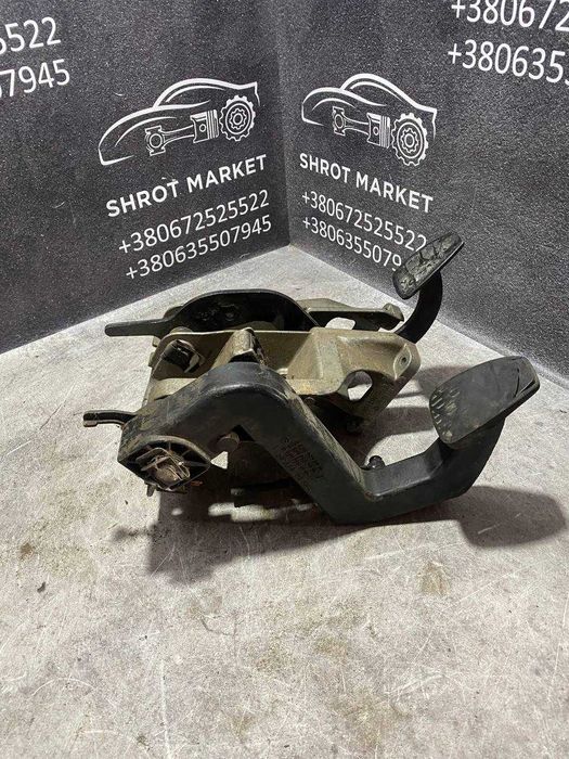 Педальний вузол у зборі гальма щеплення Sprinter W901-W904 9012900419