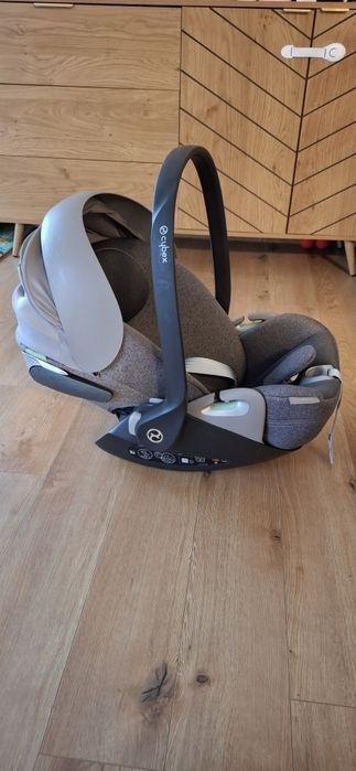 Sprzedam nosidełko CYBEX wraz z bazą