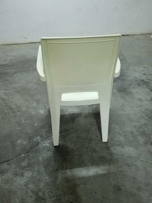 Cadeira de Pástico
