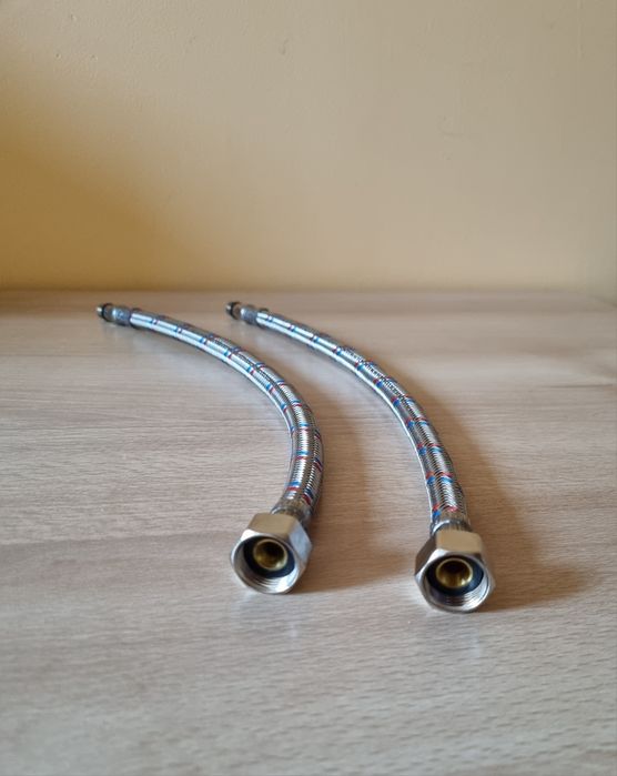 Nowy wężyk do umywalki 35 cm