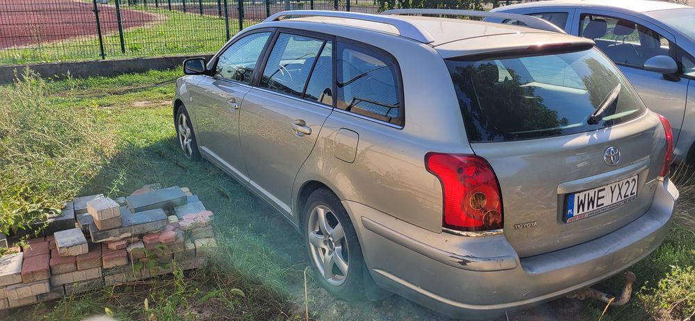 Toyota Avensis Uszkodzona