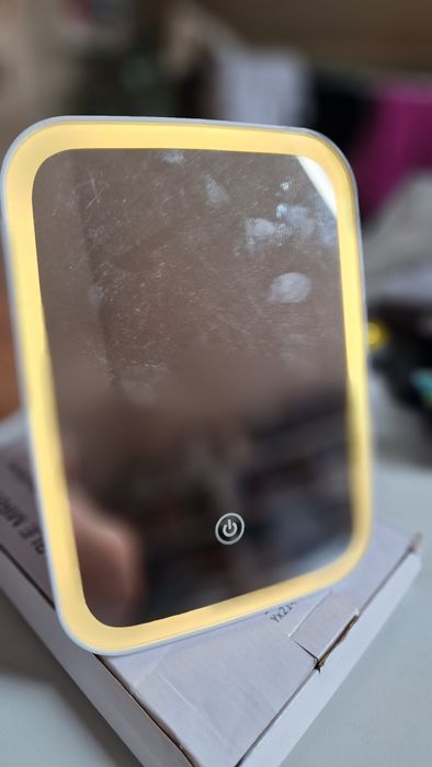 Lustro do makijażu z podświetleniem [nowe]