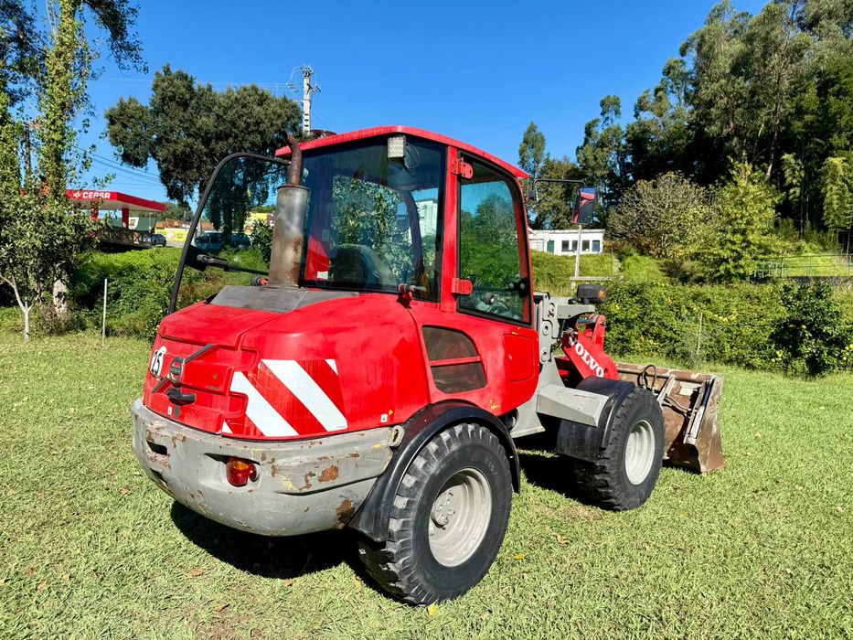 Pá Carregadora Volvo L25F