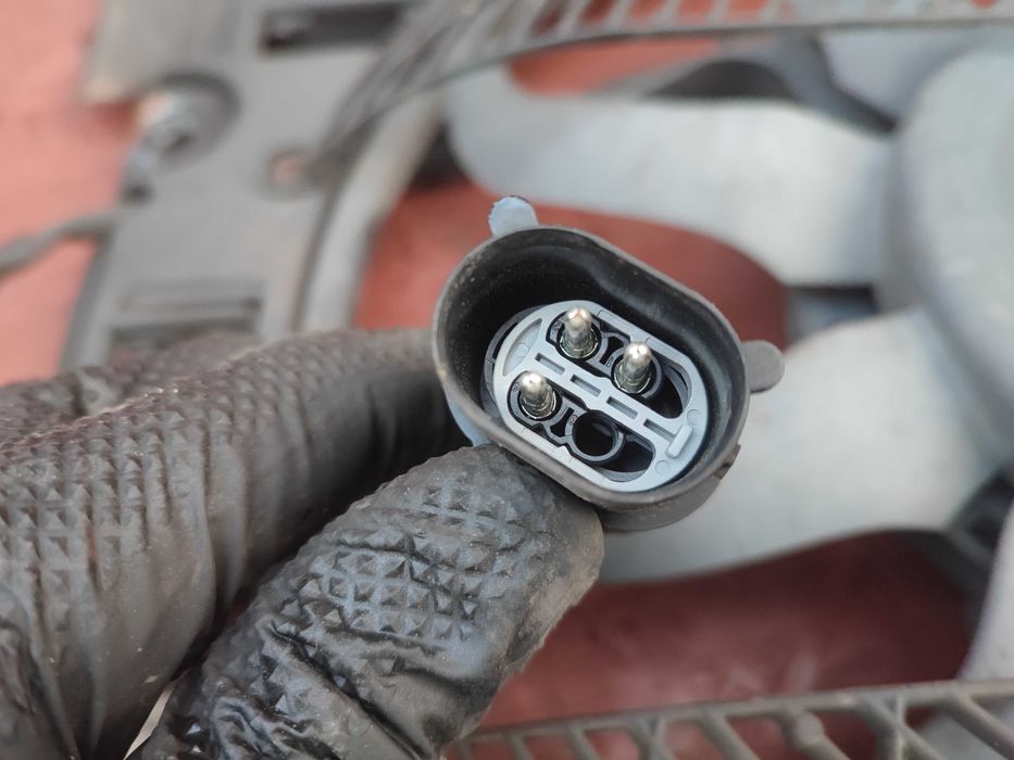 BMW E39 / E38 Oryginalny wentylator chłodnicy klimatyzacji 3 PINY OEM