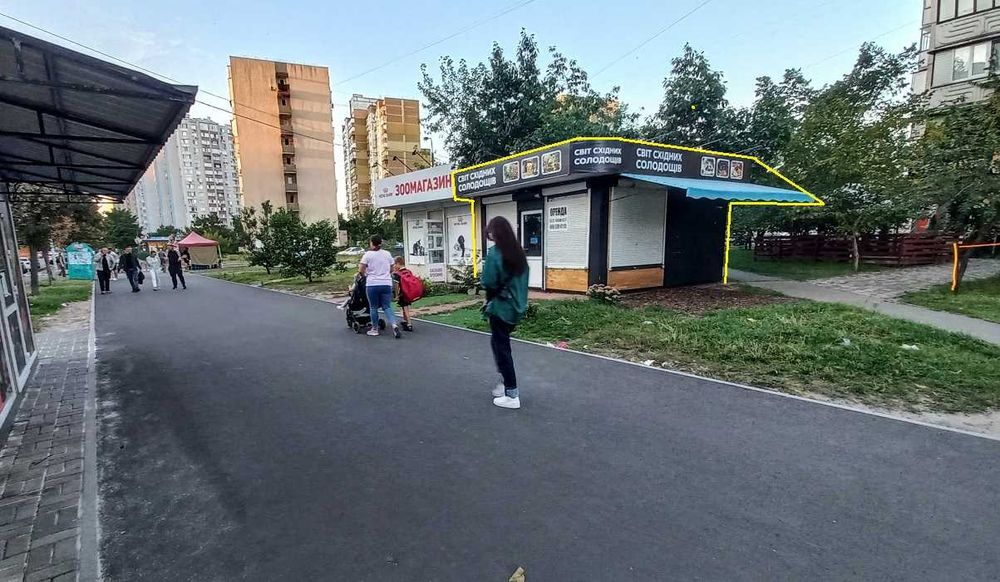 Оренда фасадного МАФу, вул. Драгоманова, Дарницький район. Без комісії