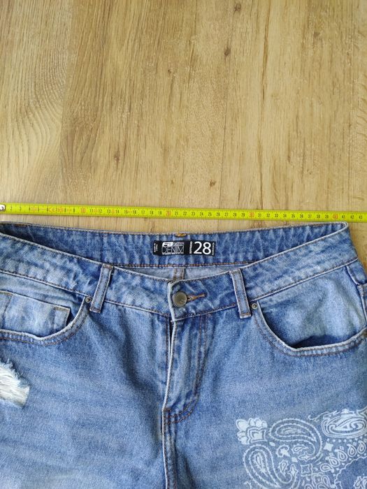 Джинси "FB Sister Denim" з принтом.