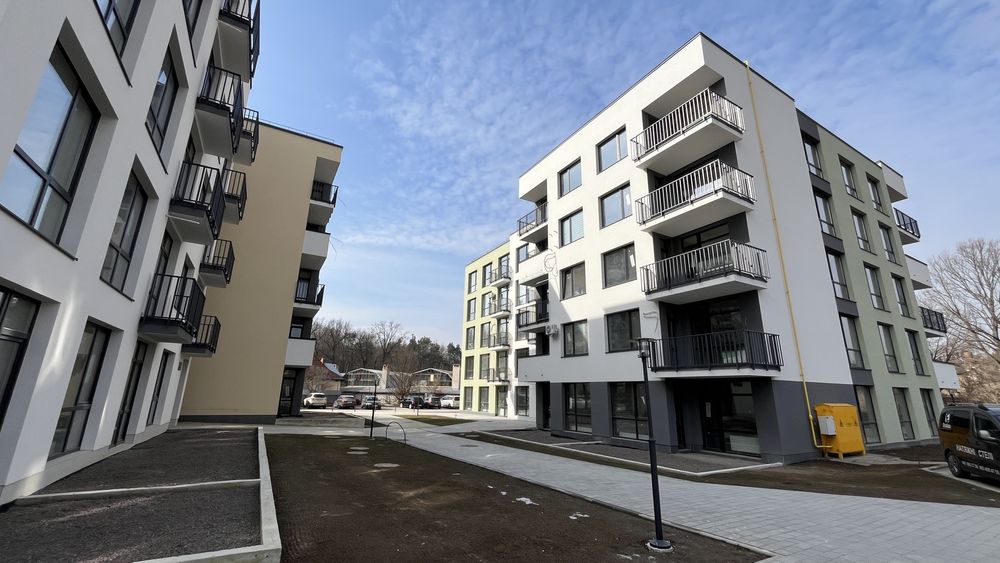 Продаж 2-к квартири + власне патіо, площа: 72.2 м², Брюховичі
