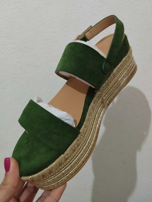 Sandálias plataforma verdes novas