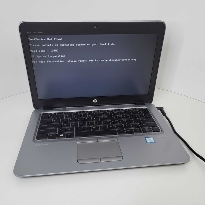 HP EliteBook 820 G4  i5-7300U  SSD: 256 GB SSD 8GB