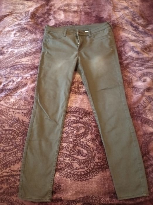 Продам джинсы серо-зеленые H&M