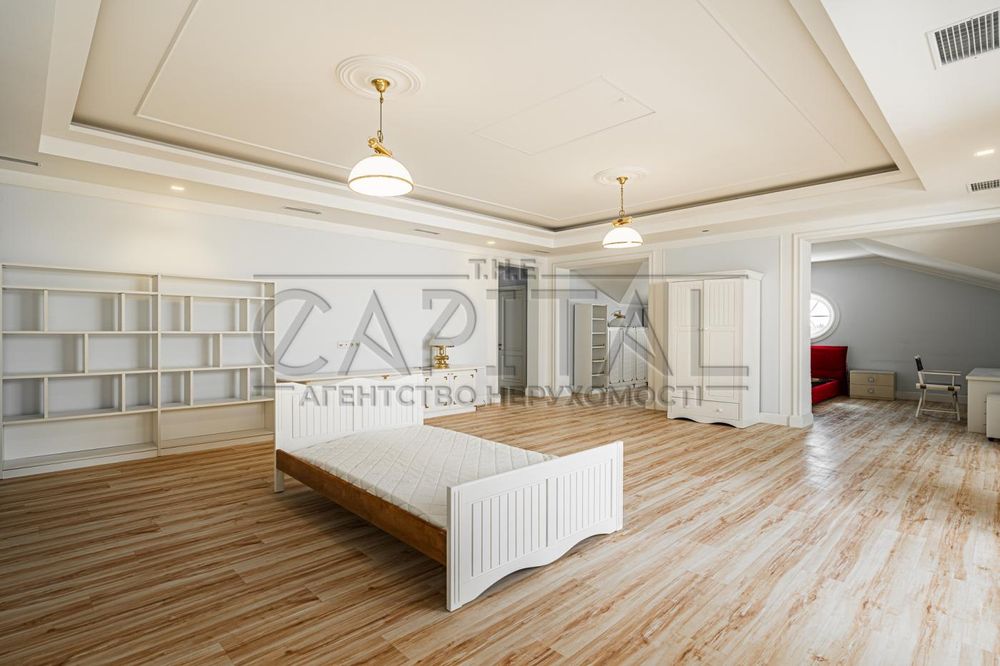 Продаж будинку з басейном, Крюківщина