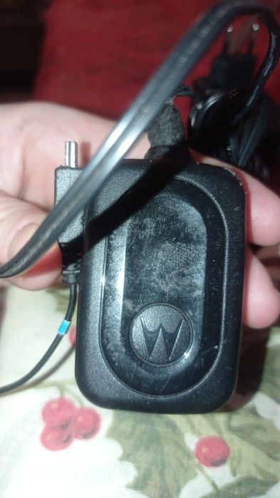 Зарядка Motorola для старого телефона