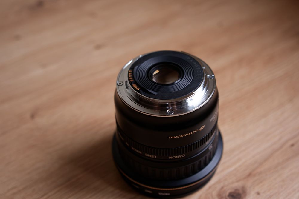 Obiektyw Canon EF 20-35mm f/3.5-4.5 USM + UV Hoya