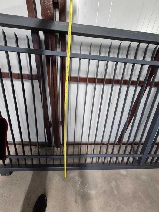 Brama zewnętrzna - stalowa na rolkach