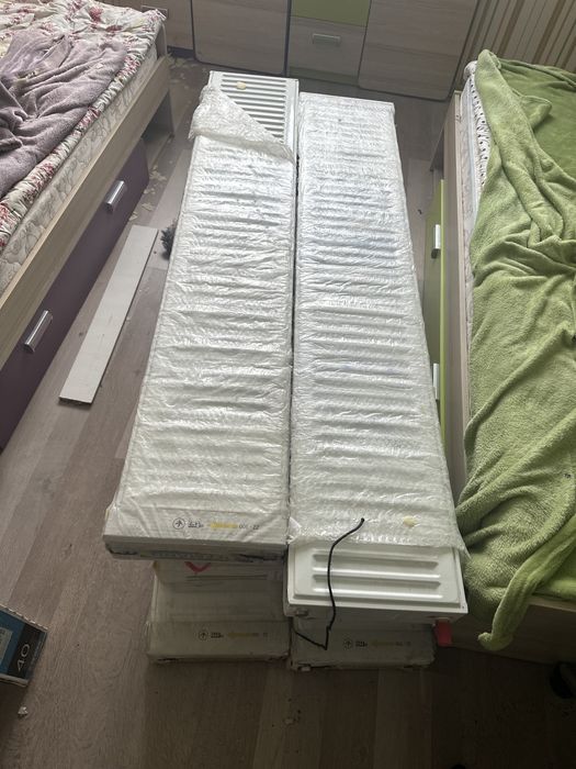 Продаж радіаторів сталевих 1600 на 300 2 шт та 1200 на 30 5 шт