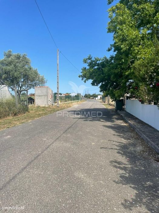 Terreno no Concelho da Azambuja, com moradia para recuperar — Manique Do Intendente, Vila Nova De São Pedro E Maçussa, Lisboa