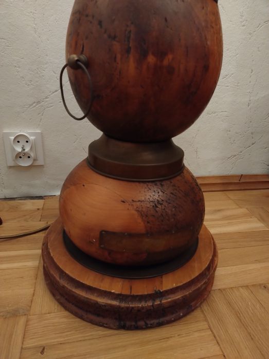Lampa podłogowa drewniana vintage.