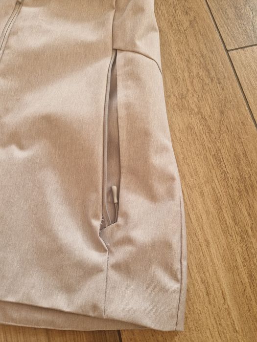 Sprzedam kurtkę damską 4F, rozmiar S, kolor szary.