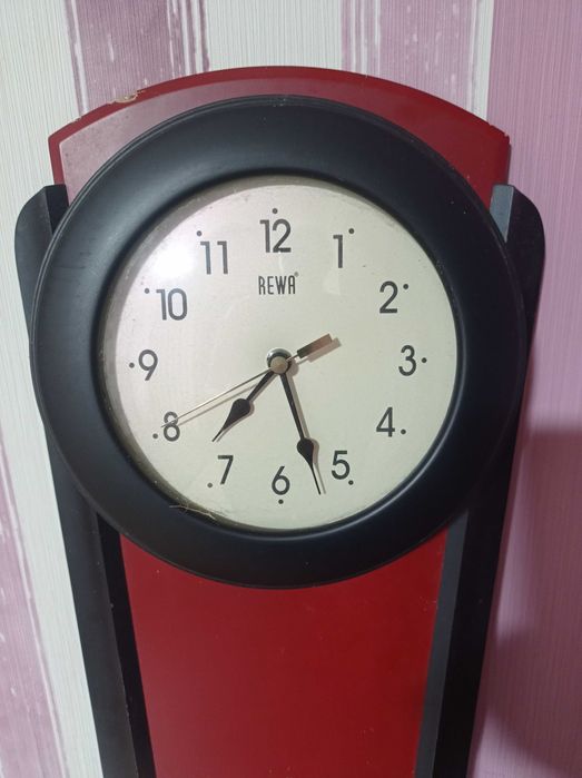 Годинник настінний REWA.