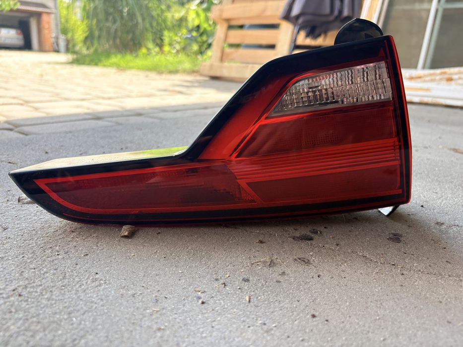Lampa lewy tył Audi A4 B9 avant 8W9945075