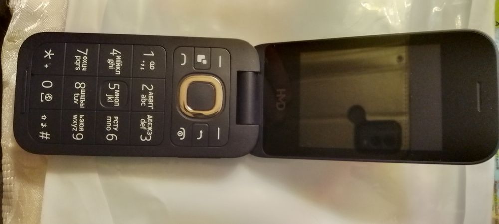 Мобильный телефон HMD 2660 Flip
