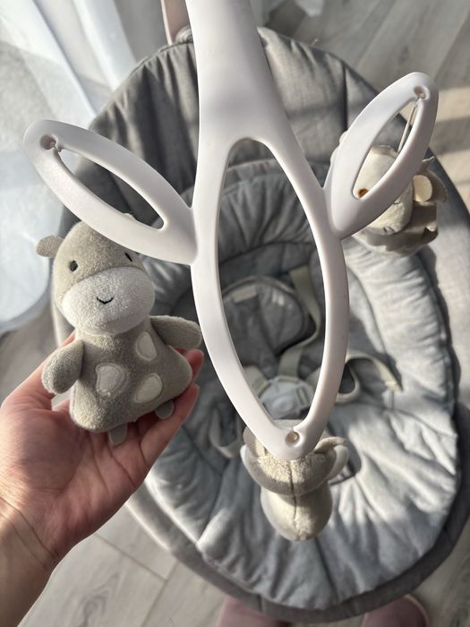 Заколисуючий центр Carrello з мʼякими іграшками