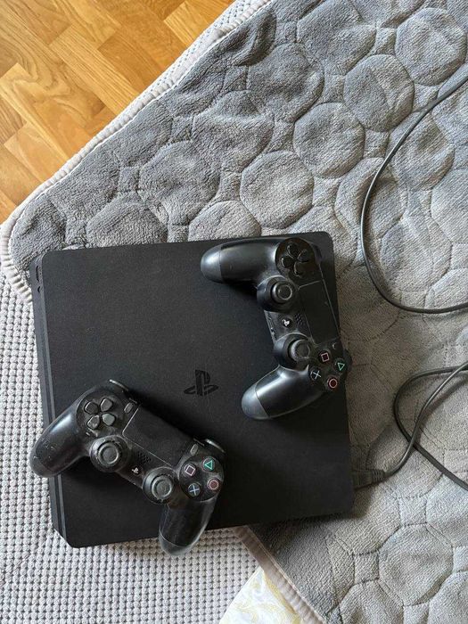 Продам PlayStation 4 Slim 500 ГБ