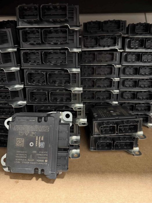 RCM-SRS (блок безпеки ) Tesla 1512876-00-E