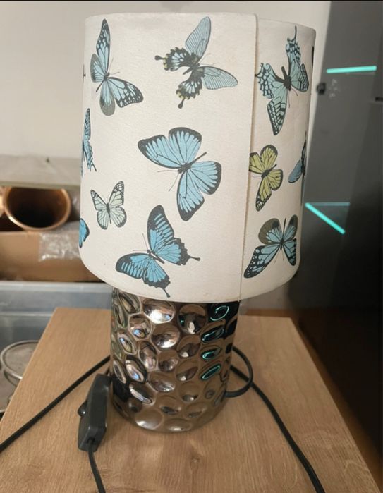 Lampka nocna w motyle