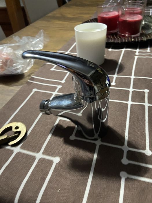 Torneira misturadora para lavatorio nova 6€