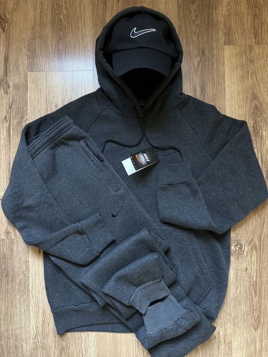 Костюм спортивний Nike теплий  L  залишився один