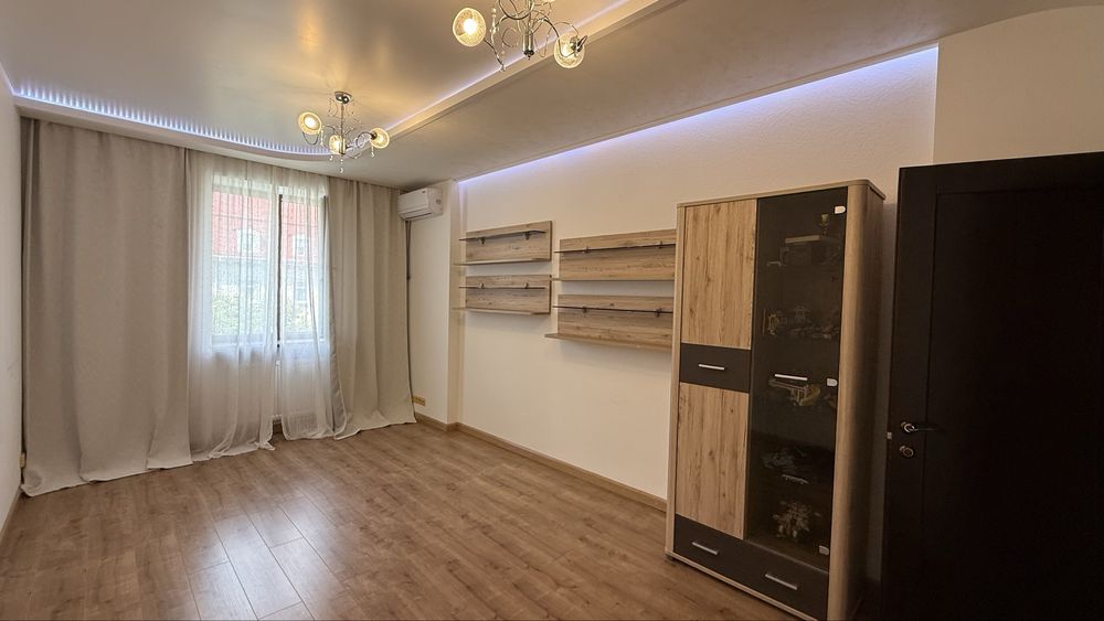 Продам 3к квартиру з автономним газовим опаленням, Центр, Гідропарк, Театральна площа