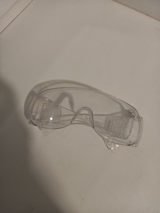 Очки защитные пластиковые