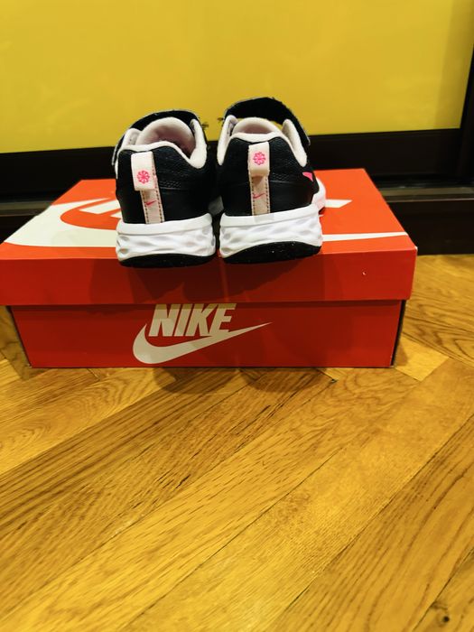 Кроссовки Nike Revolution размер 33