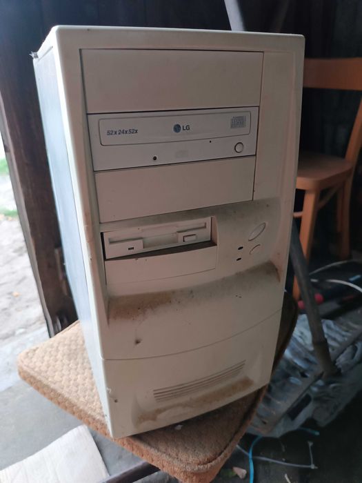 Dwa stare komputery retro